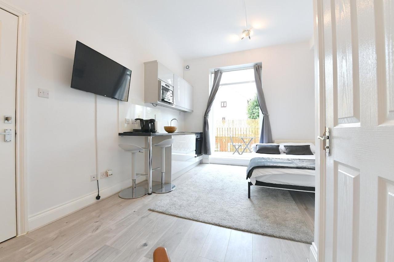 Stylish Studios By Luxestays Shepherds Bush Apartment London