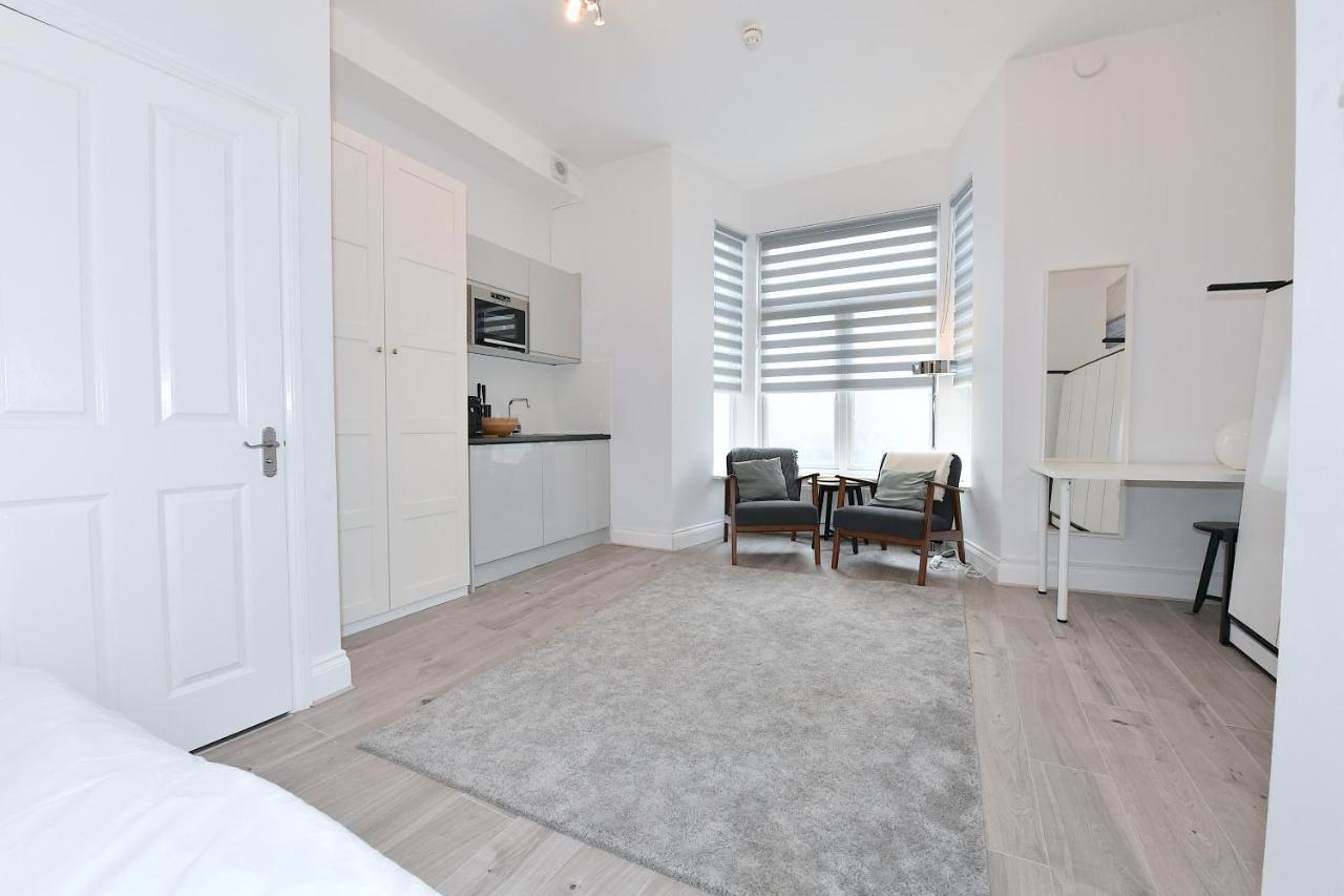Stylish Studios By Luxestays Shepherds Bush Apartment London