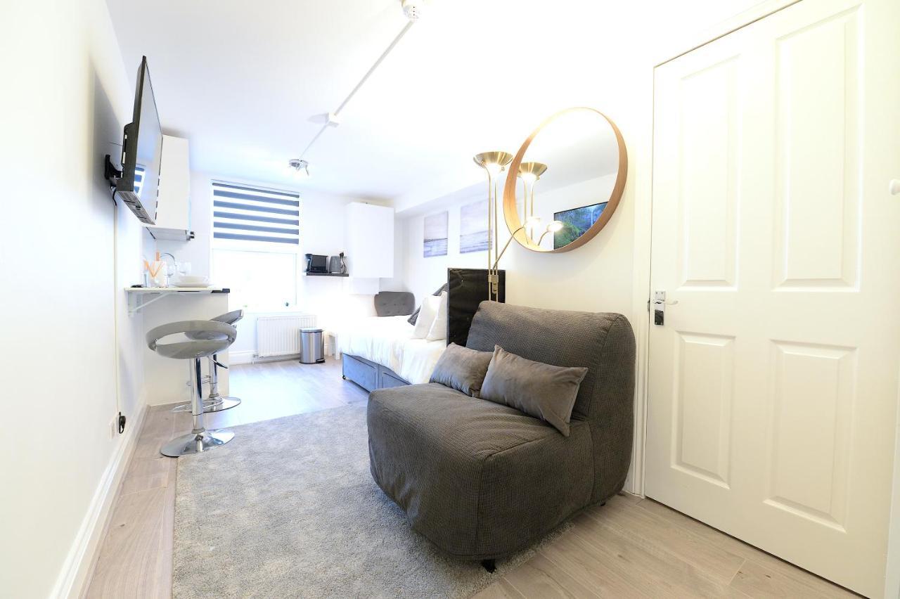 Stylish Studios By Luxestays Shepherds Bush Apartment