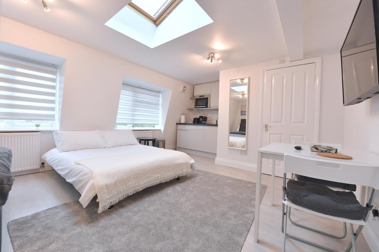 Stylish Studios By Luxestays Shepherds Bush Apartment