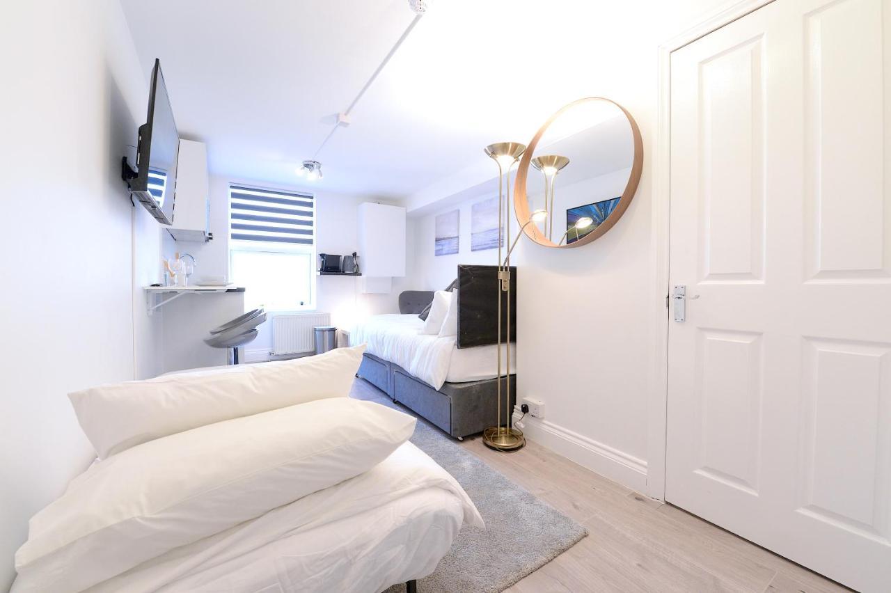 Stylish Studios By Luxestays Shepherds Bush Apartment