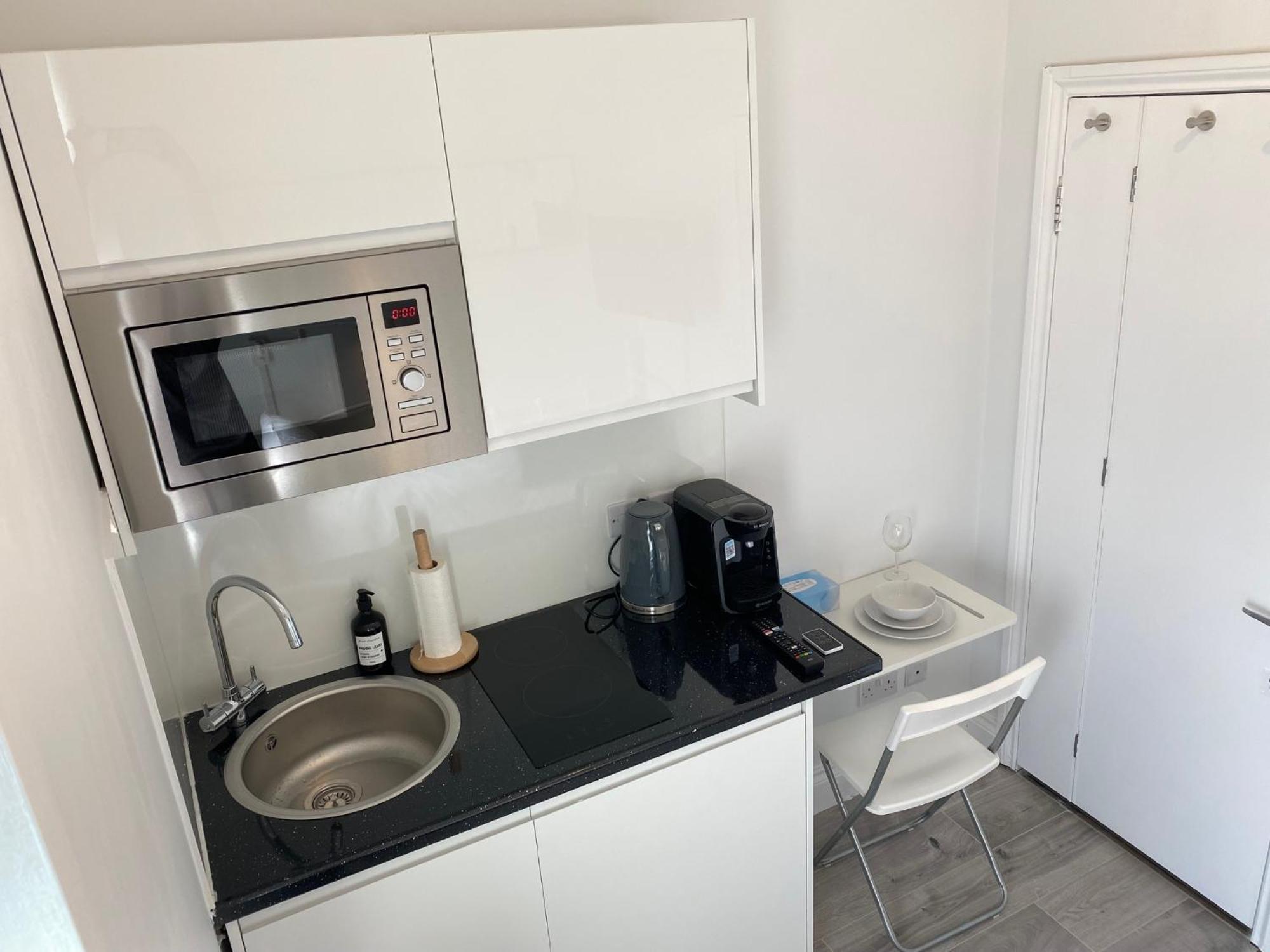 Stylish Studios By Luxestays Shepherds Bush Apartment London
